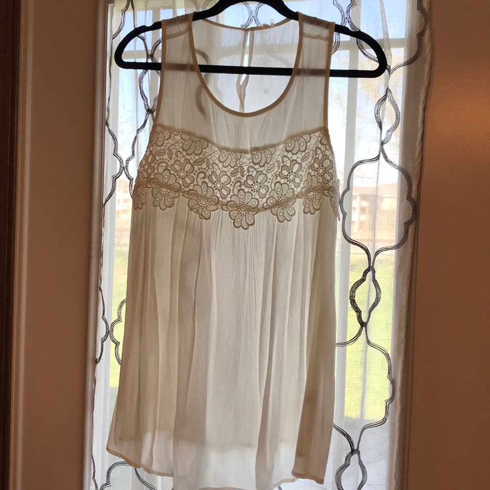 White tank top tunic with lace detailing